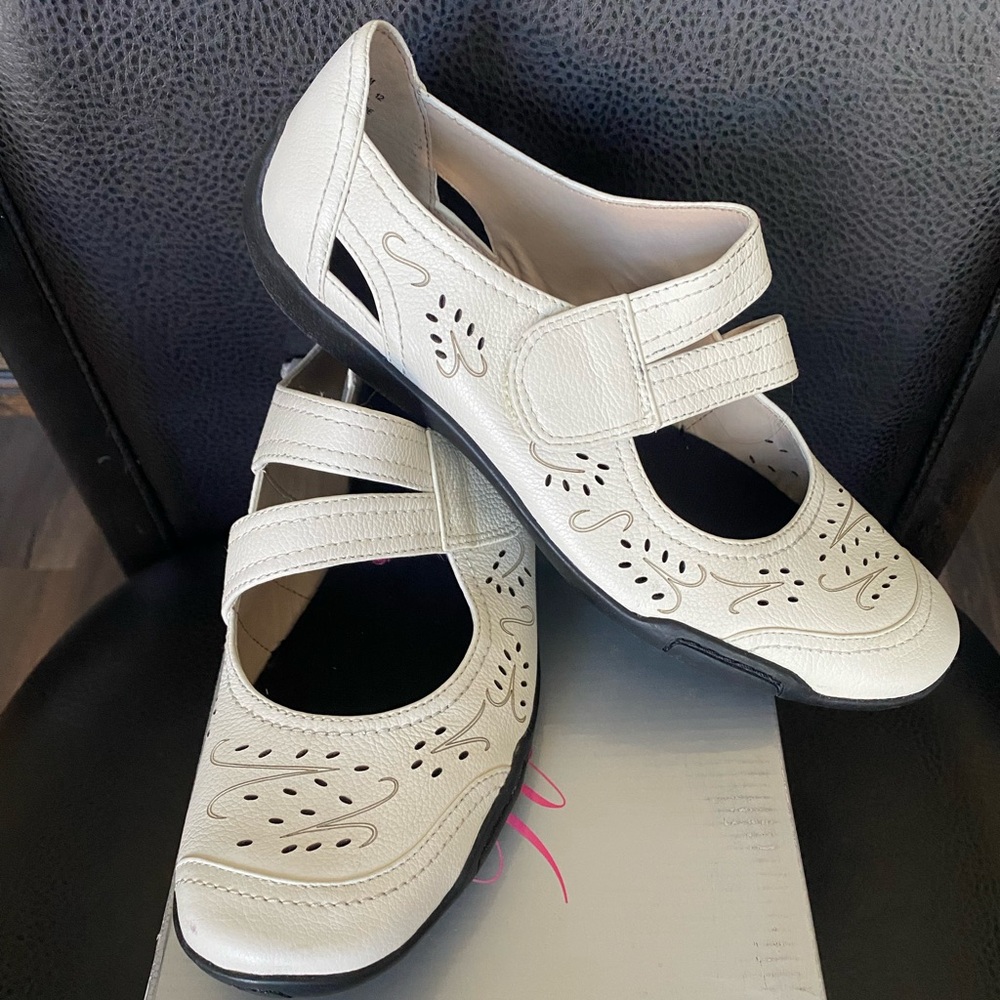 Brand new!! Ros Hommerson shoes
